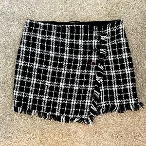 Cute black and white check wrap mini skirt